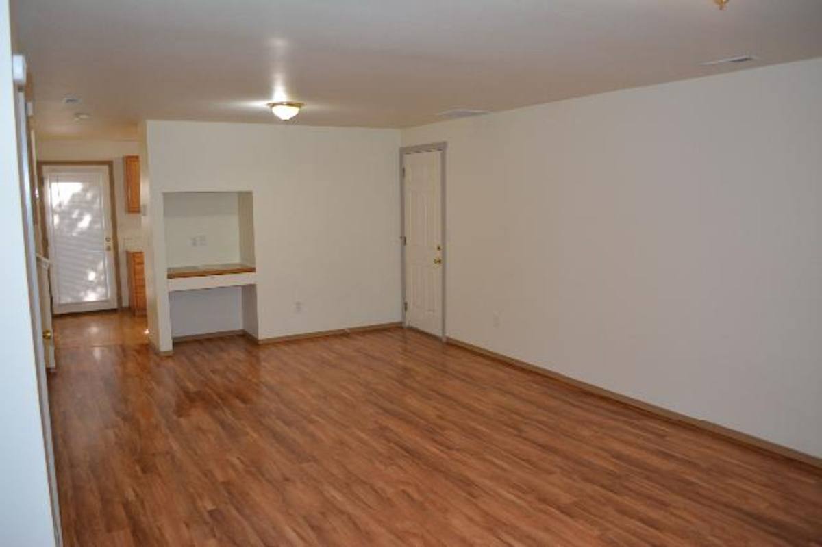 Townhouse for rent at 1826 98th Place SW, Everett, WA 98204