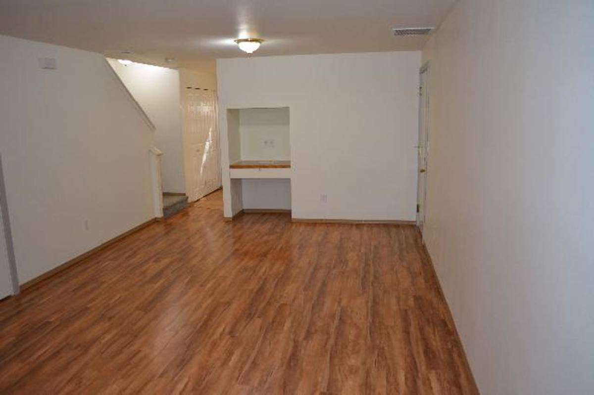 Townhouse for rent at 1826 98th Place SW, Everett, WA 98204