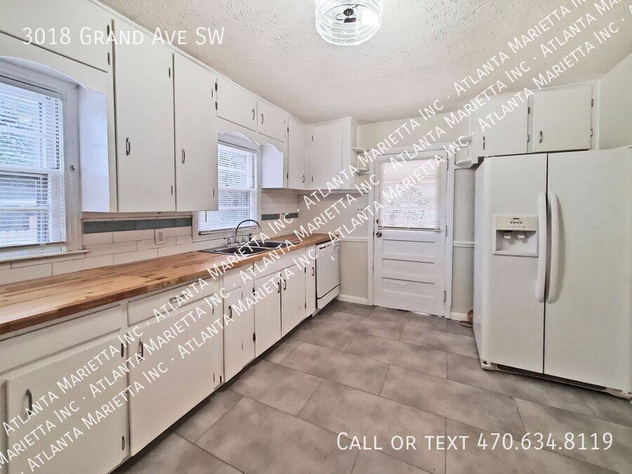House for rent at 3018 Grand Ave SW, Atlanta, GA 30315