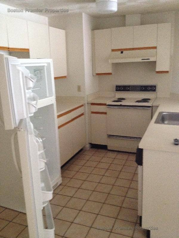 Apartment for rent at 410 Washington St #34, Quincy, MA 02169