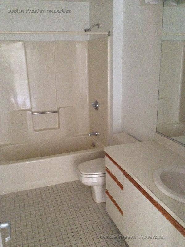 Apartment for rent at 410 Washington St #34, Quincy, MA 02169
