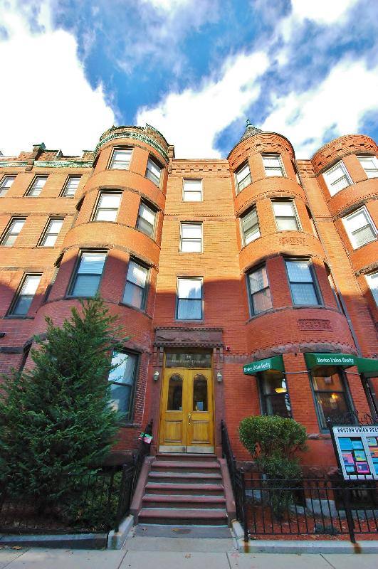 Apartment for rent at 79 Westland Ave #2, Boston, MA 02115