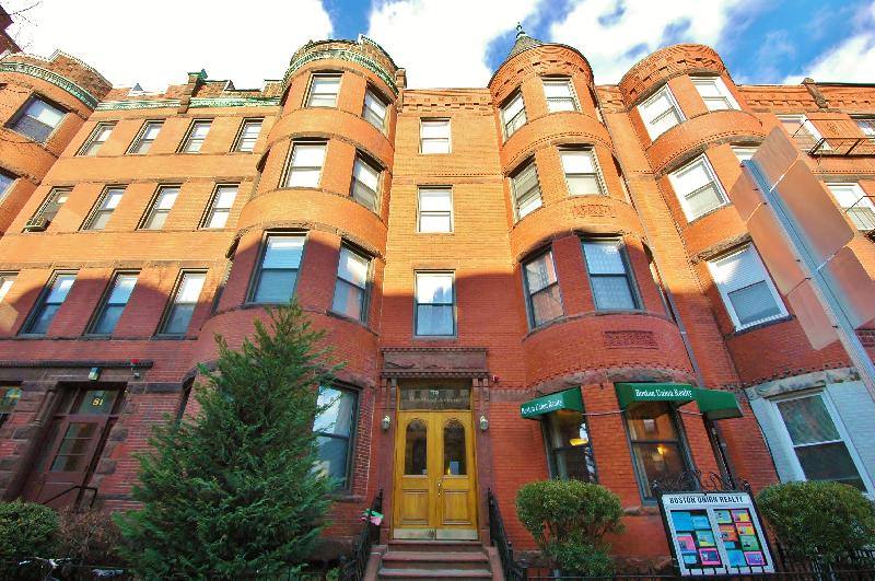 Apartment for rent at 79 Westland Ave #2, Boston, MA 02115