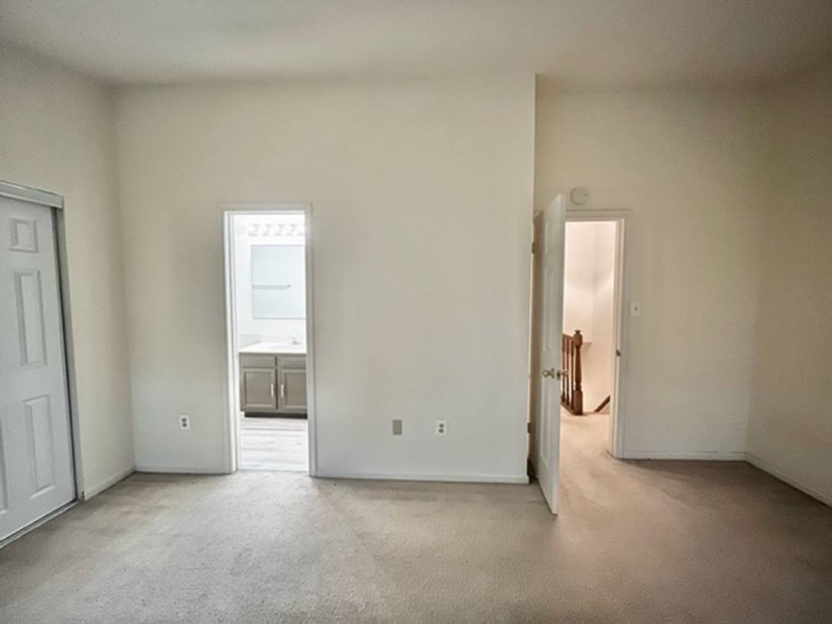 Townhouse for rent at 17120 Briardale Rd, Derwood, MD 20855