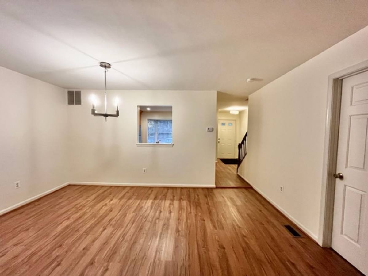 Townhouse for rent at 17120 Briardale Rd, Derwood, MD 20855