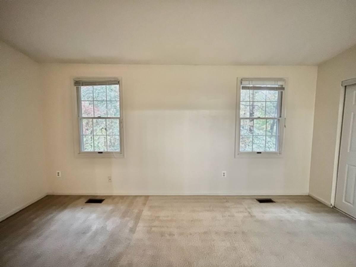 Townhouse for rent at 17120 Briardale Rd, Derwood, MD 20855