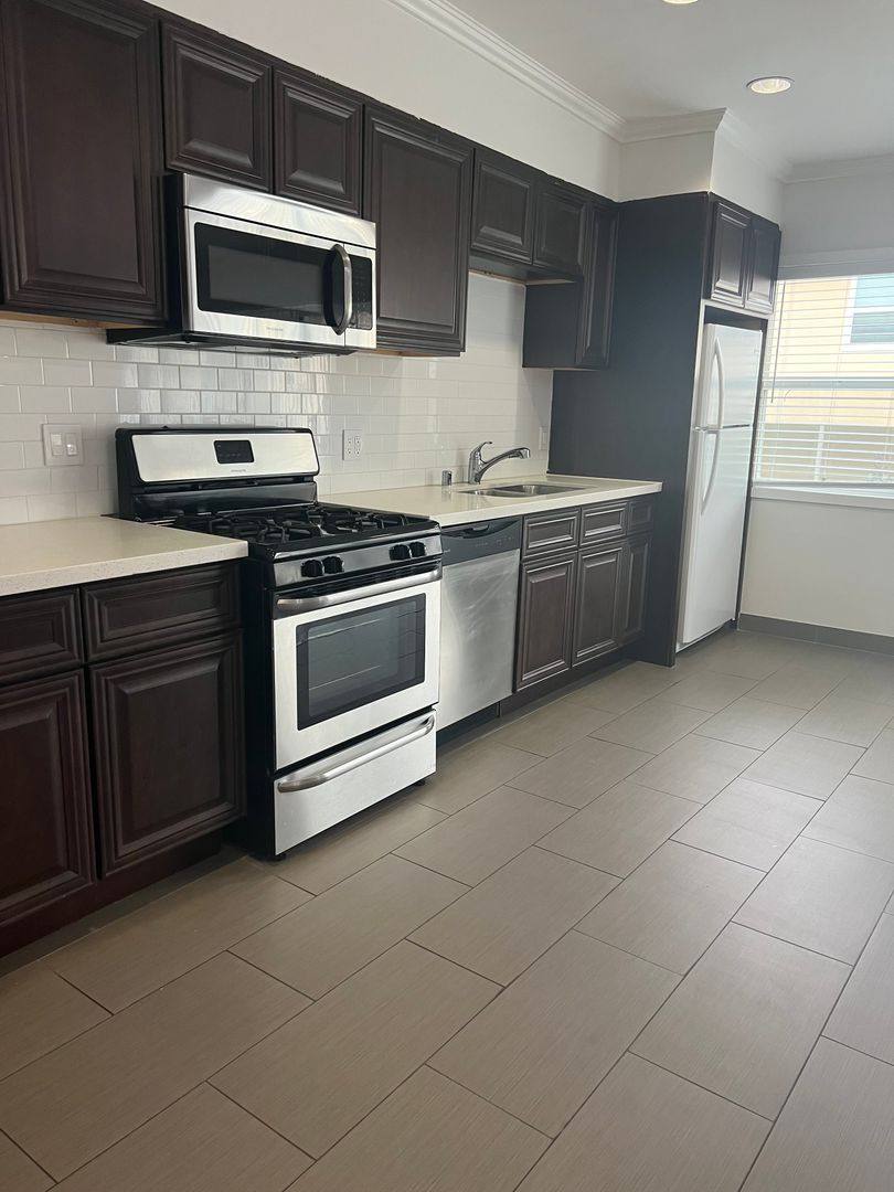 Apartment for rent at 11601 Gorham Ave, Los Angeles, CA 90049