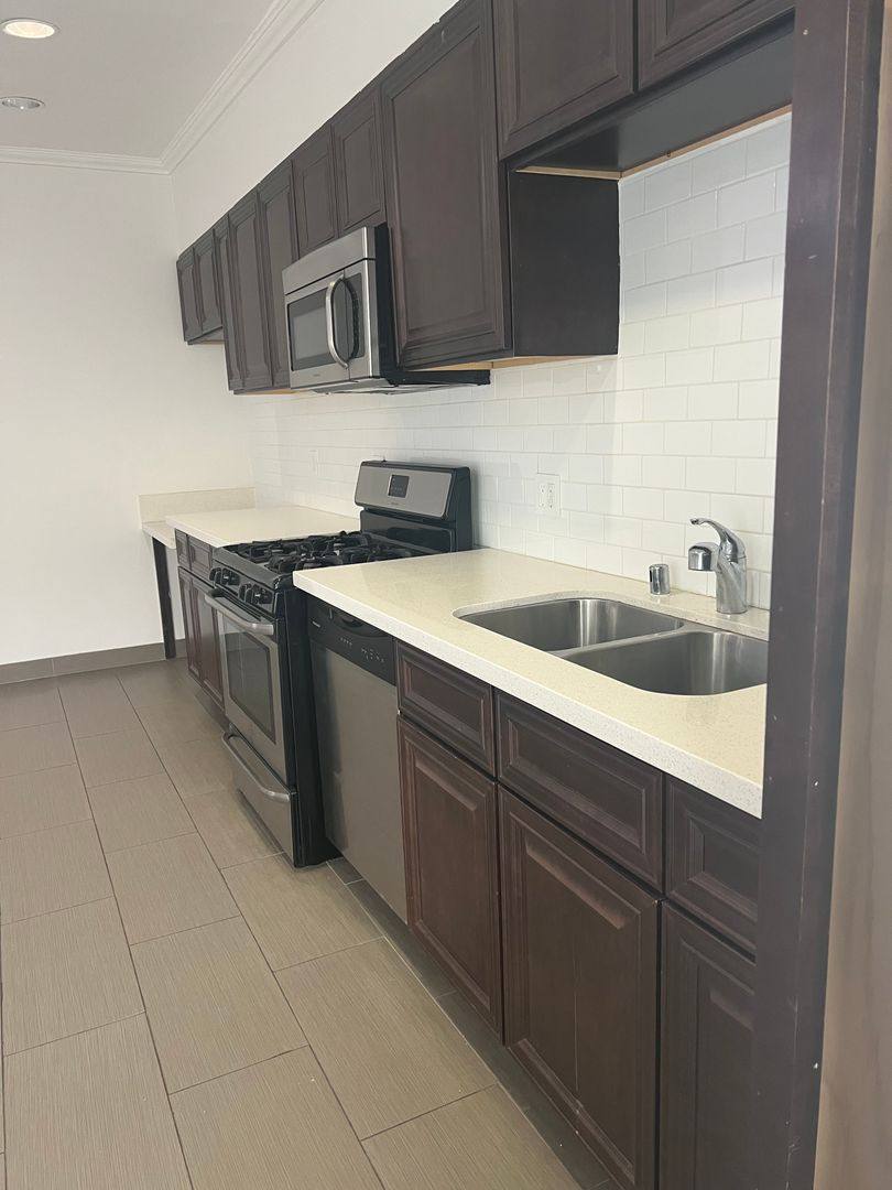 Apartment for rent at 11601 Gorham Ave, Los Angeles, CA 90049