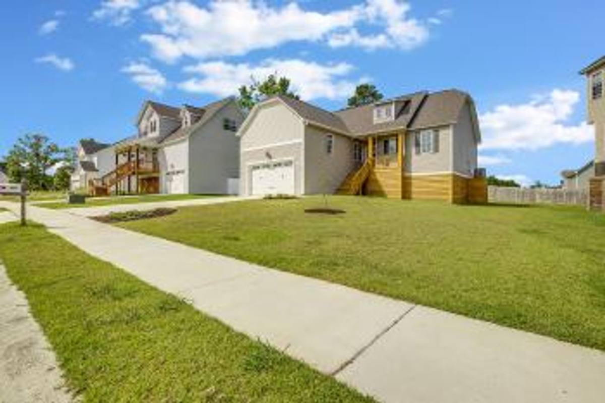 House for rent at 305 Broadleaf Dr, Jacksonville, NC 28546