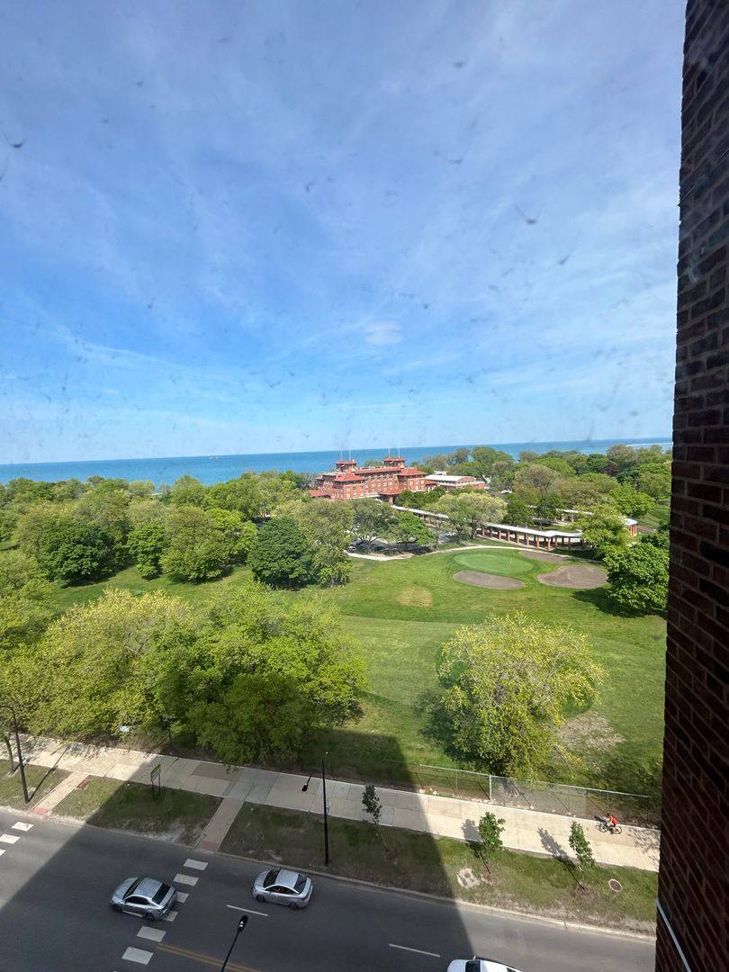 Apartment for rent at 7000 S Shore Dr, Chicago, IL 60649