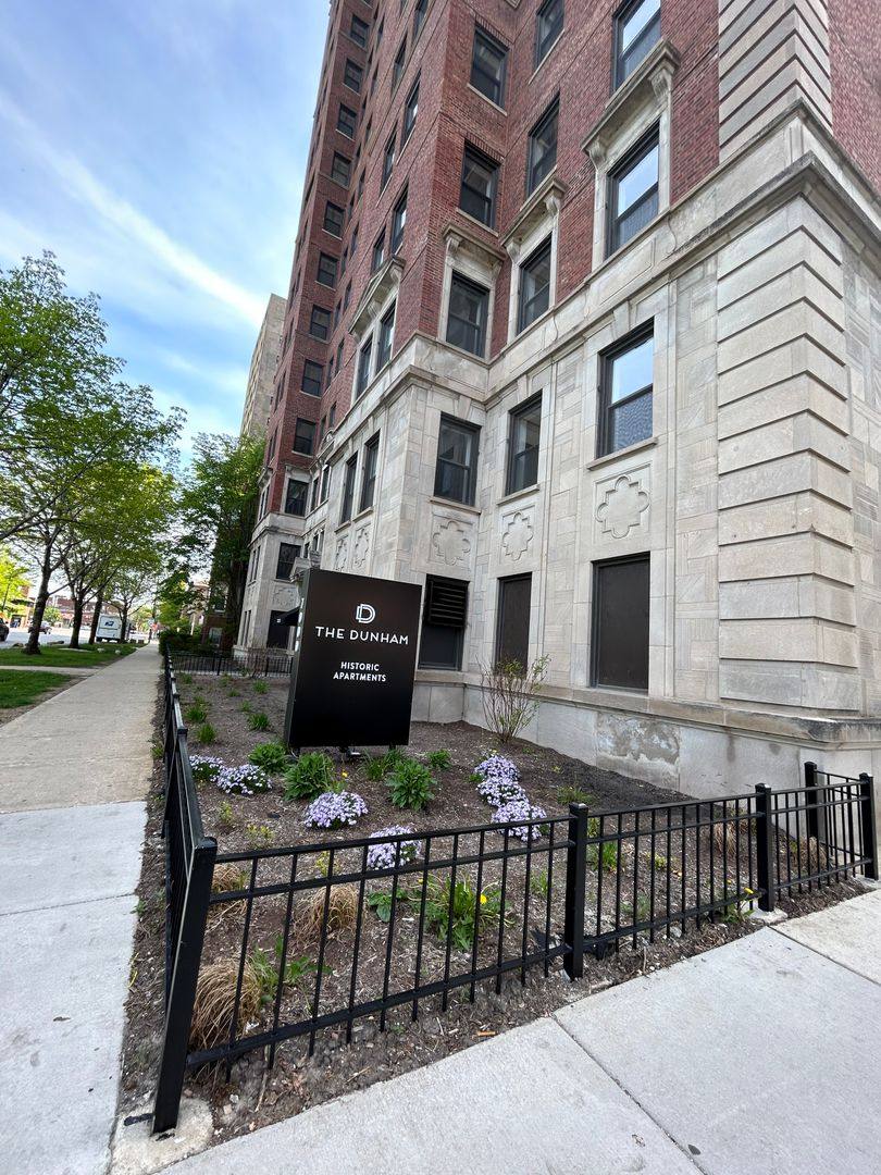 Apartment for rent at 7000 S Shore Dr, Chicago, IL 60649