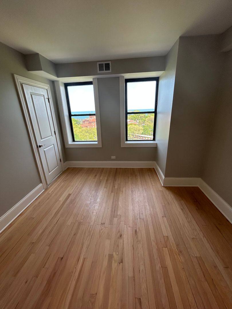 Apartment for rent at 7000 S Shore Dr, Chicago, IL 60649