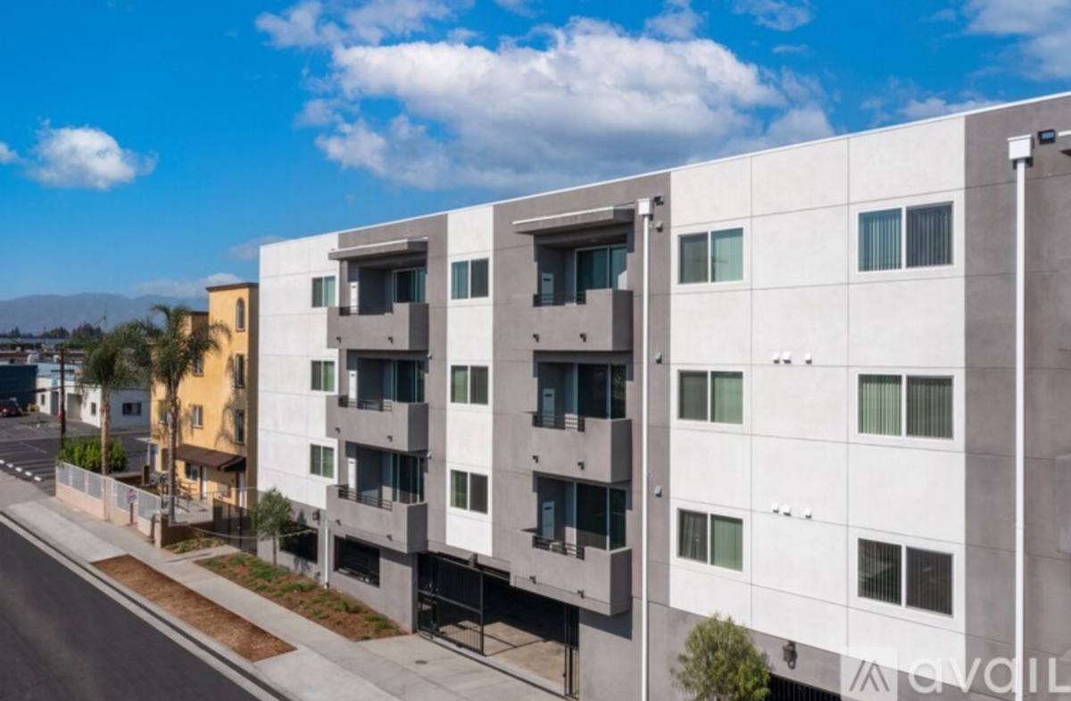 Apartment for rent at 15755 Saticoy St, Van Nuys, CA 91406