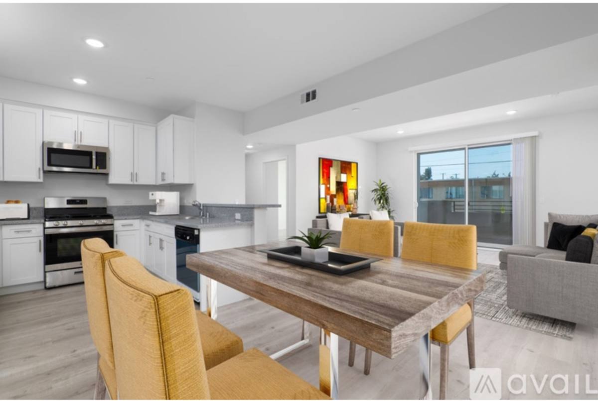 Apartment for rent at 15755 Saticoy St, Van Nuys, CA 91406