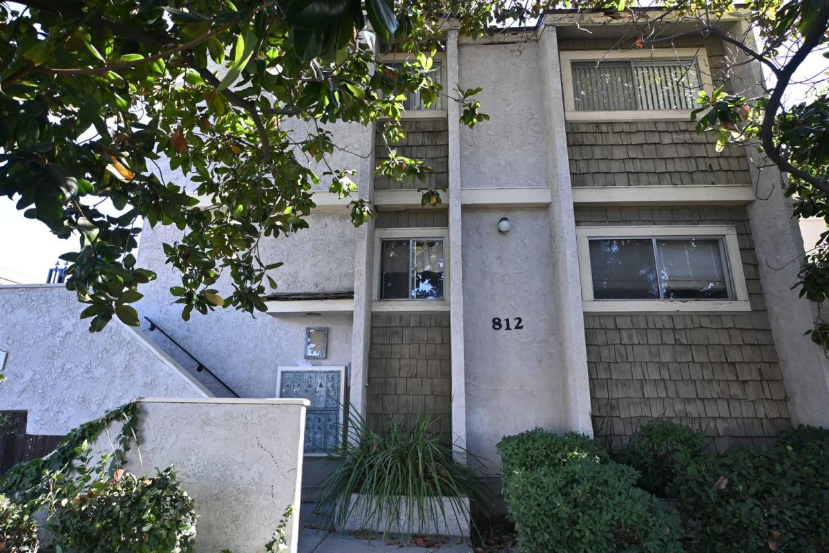 Apartment for rent at 812 S Marengo Ave, Pasadena, CA 91106