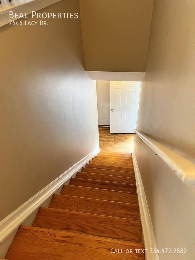 Apartment for rent at 7446 Lacy Dr, Belleville, MI 48111