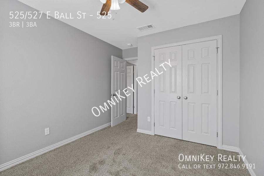 Townhouse for rent at 525 527 E Ball St #525, Whitewright, TX 75491