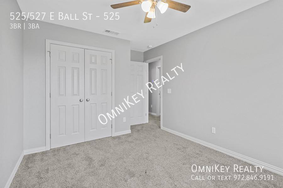 Townhouse for rent at 525 527 E Ball St #525, Whitewright, TX 75491