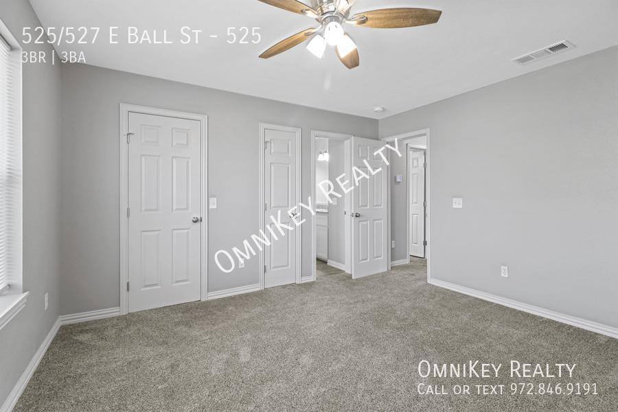 Townhouse for rent at 525 527 E Ball St #525, Whitewright, TX 75491