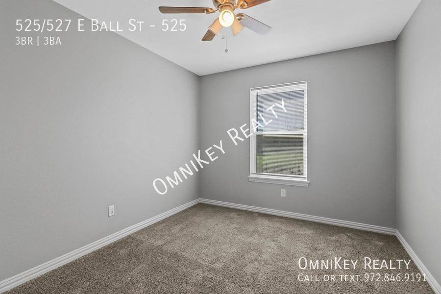 Townhouse for rent at 525 527 E Ball St #525, Whitewright, TX 75491
