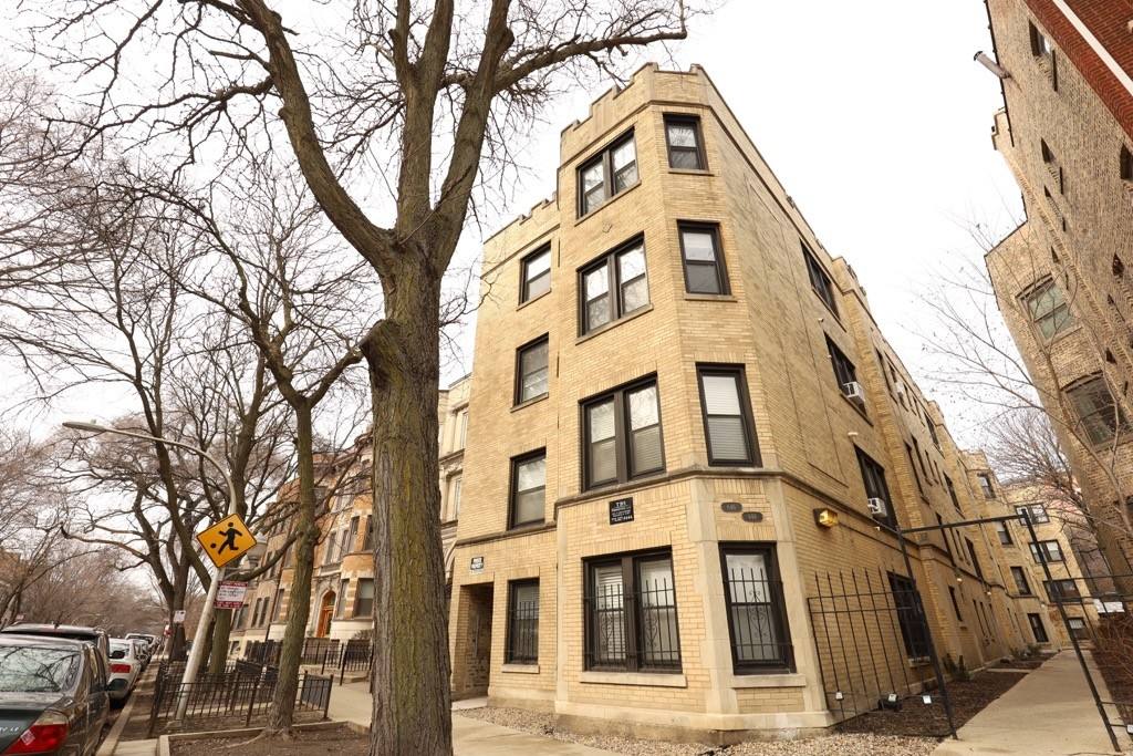 Apartment for rent at 6485 W Roscoe #DDG, Chicago, IL 60657