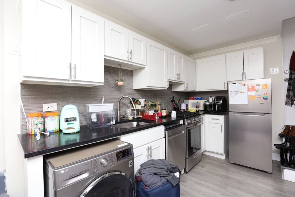 Apartment for rent at 6485 W Roscoe #DDG, Chicago, IL 60657
