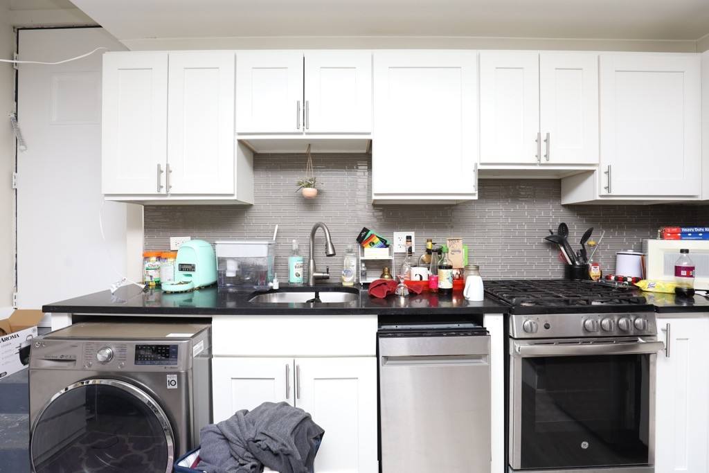 Apartment for rent at 6485 W Roscoe #DDG, Chicago, IL 60657