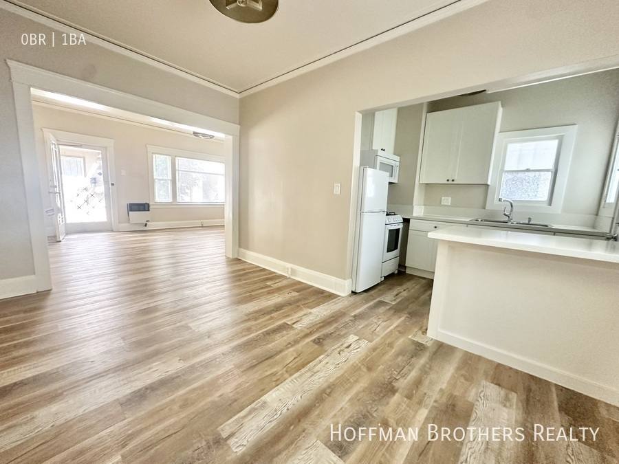 Apartment for rent at 333 W 4th St #9, Long Beach, CA 90802