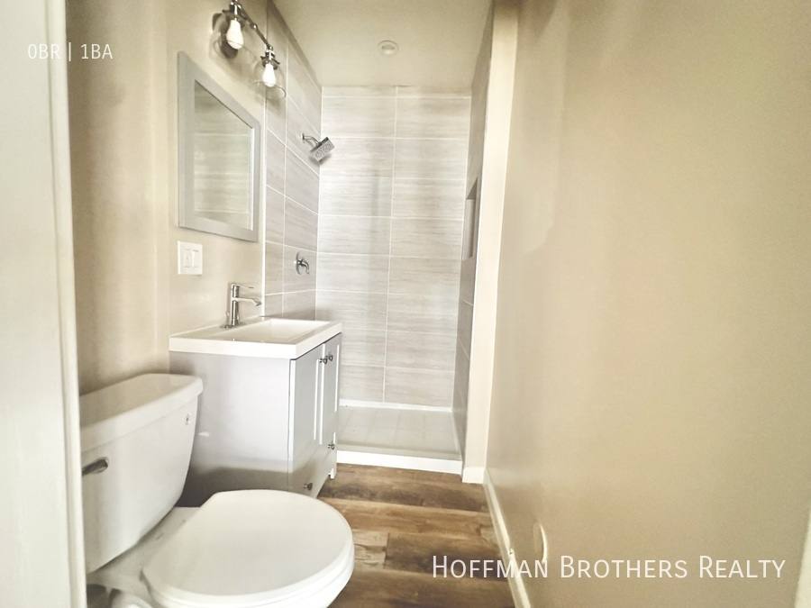 Apartment for rent at 333 W 4th St #9, Long Beach, CA 90802