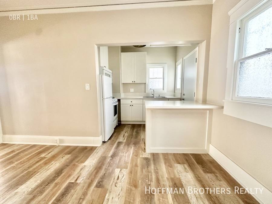 Apartment for rent at 333 W 4th St #9, Long Beach, CA 90802