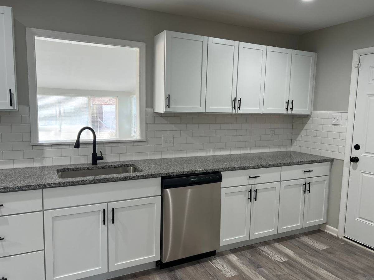 House for rent at 1660 Huxley Dr, Columbus, OH 43227