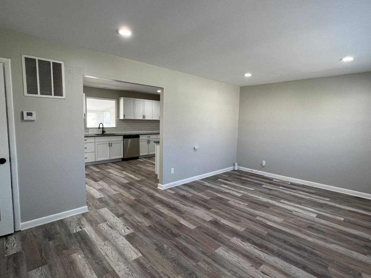 House for rent at 1660 Huxley Dr, Columbus, OH 43227