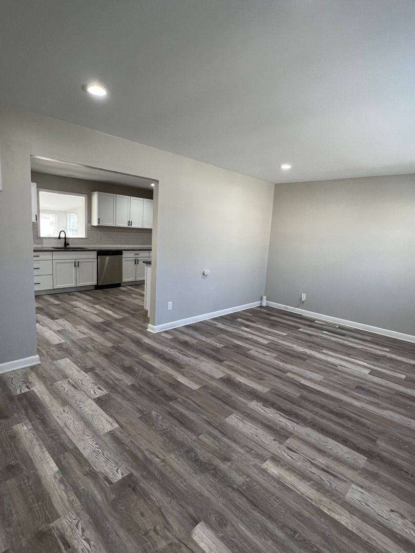 House for rent at 1660 Huxley Dr, Columbus, OH 43227