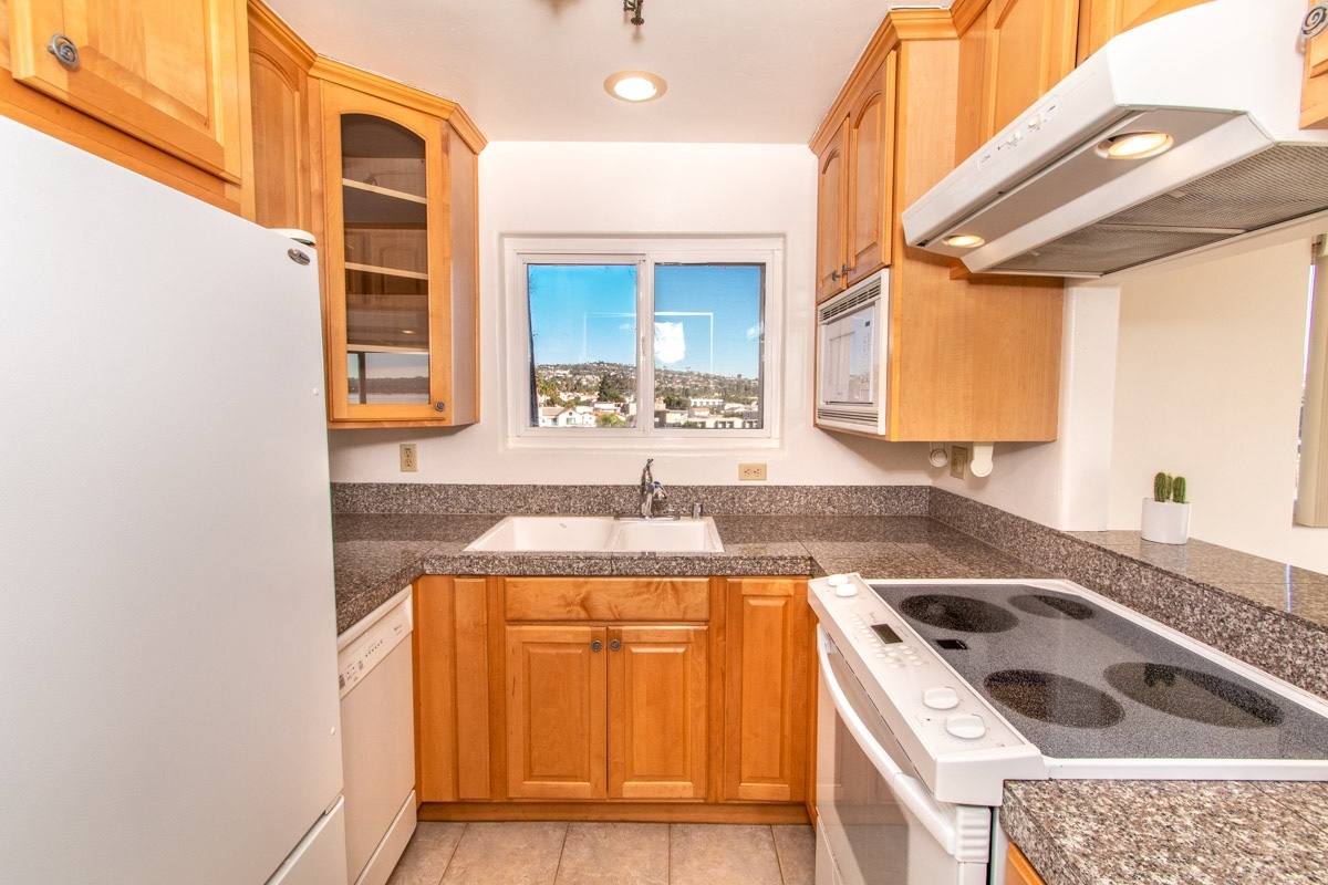 Apartment for rent at 4015 Crown Point Dr, San Diego, CA 92109