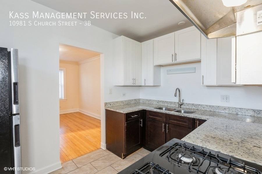 Apartment for rent at 10981 S Church St #3B, Chicago, IL 60643