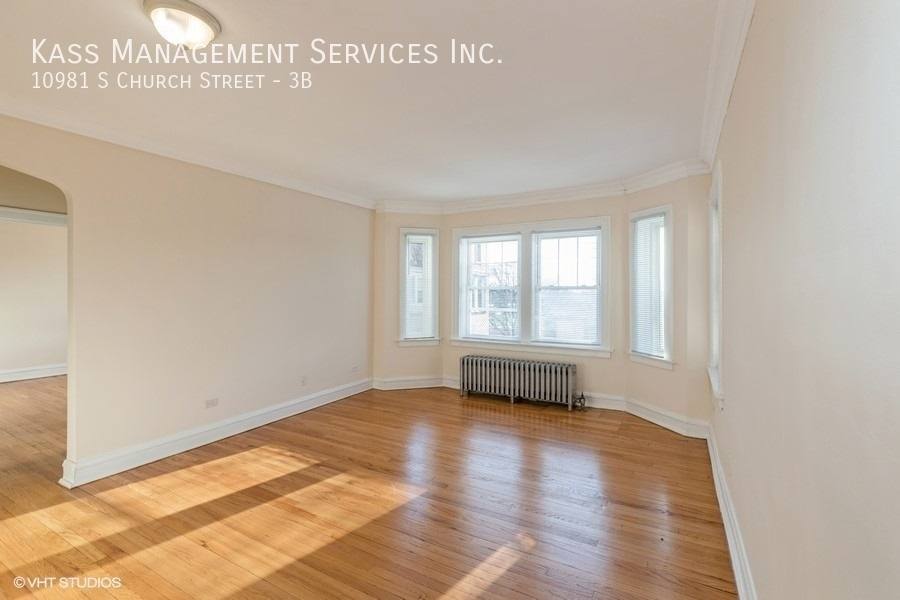Apartment for rent at 10981 S Church St #3B, Chicago, IL 60643