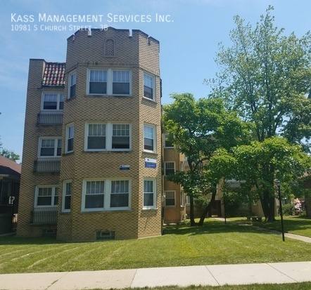 Apartment for rent at 10981 S Church St #3B, Chicago, IL 60643