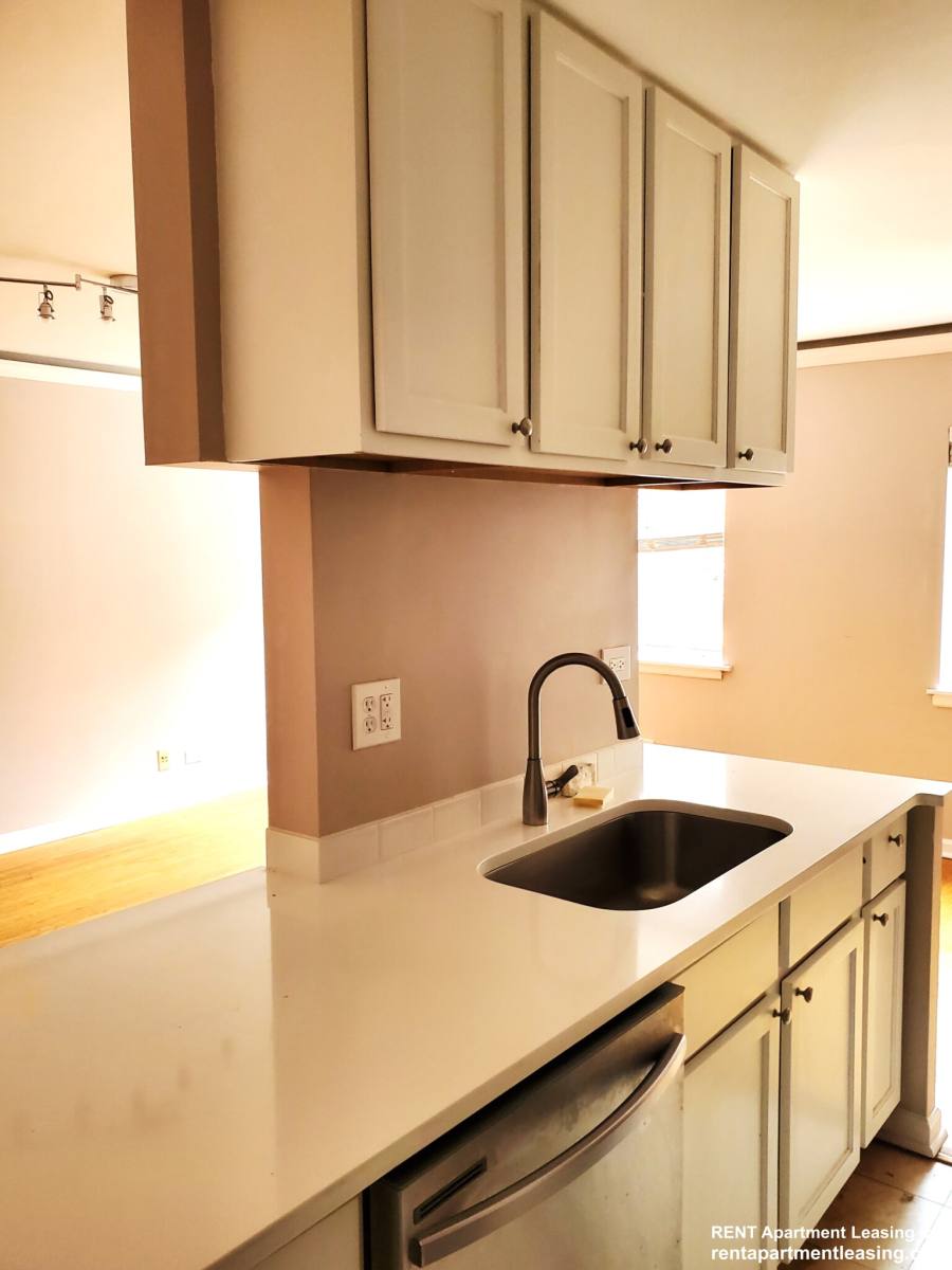 Apartment for rent at 3825 N Pine Grove #407, Chicago, IL 60613