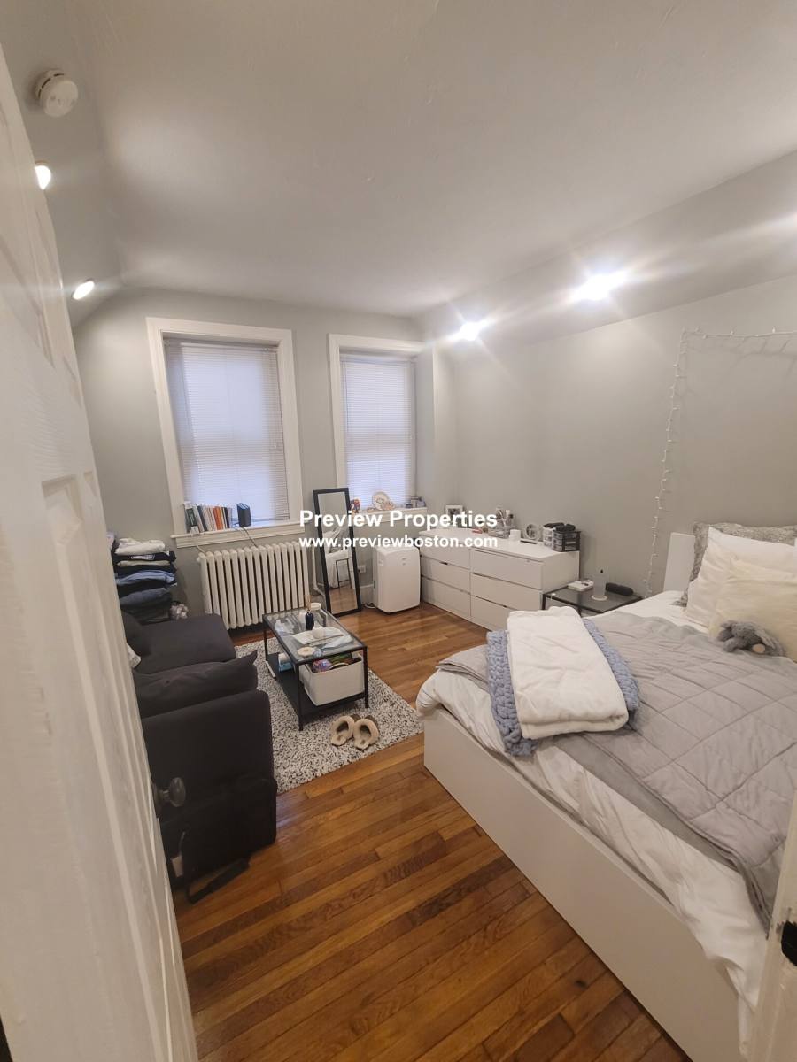 Apartment for rent at 1997 Commonwealth Ave #1, Brighton, MA 02135