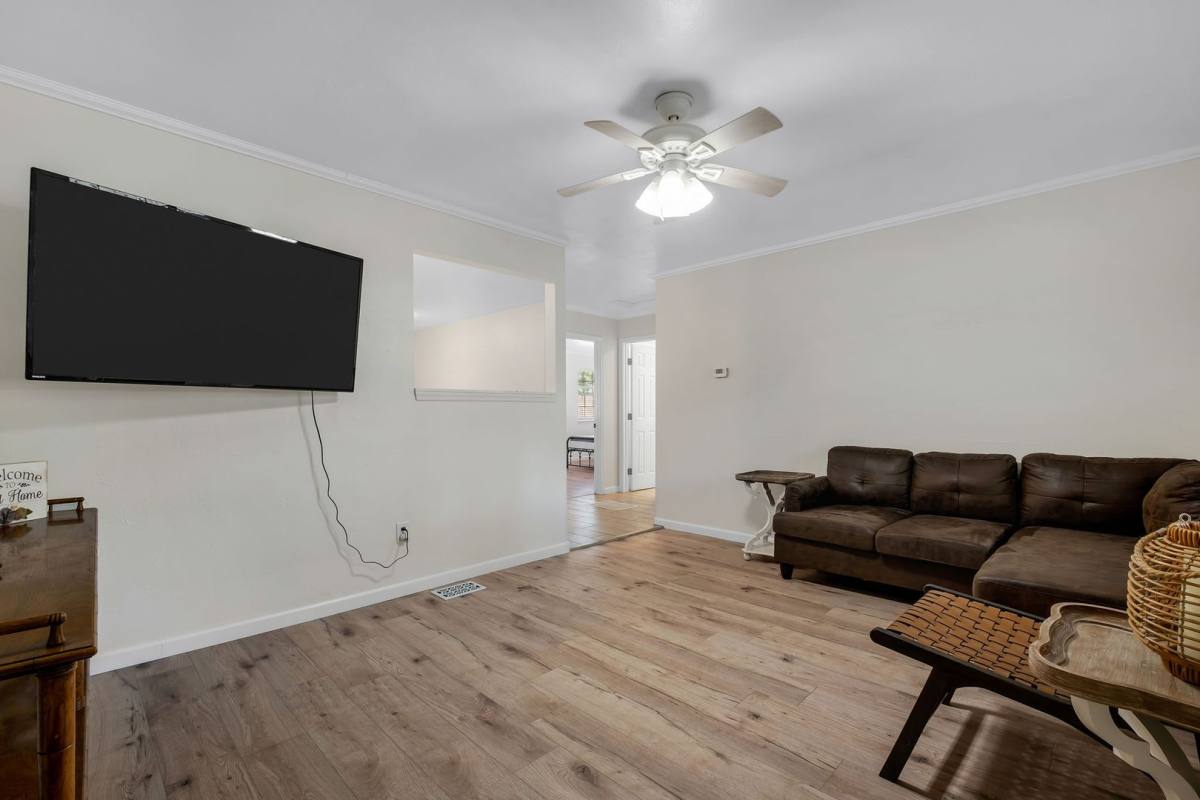 Townhouse for rent at 723 E Tennessee St #B, Tallahassee, FL 32308