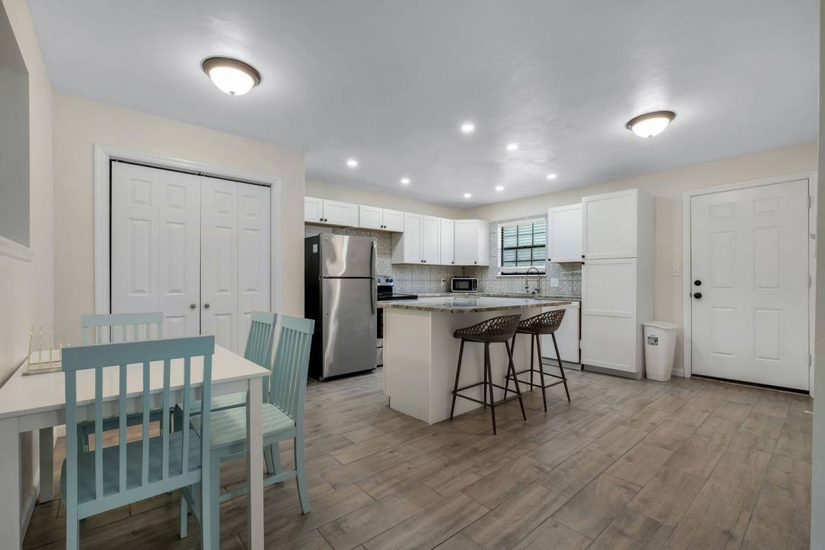 Townhouse for rent at 723 E Tennessee St #B, Tallahassee, FL 32308