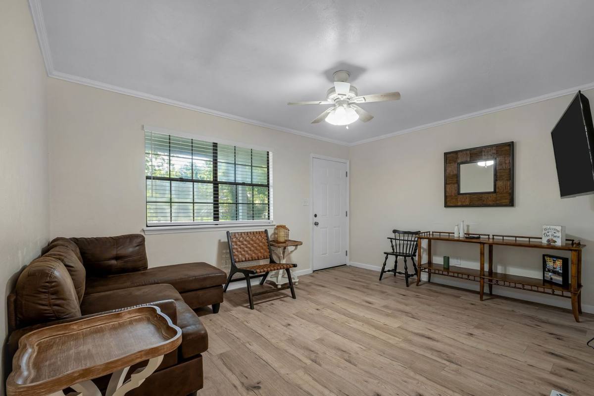 Townhouse for rent at 723 E Tennessee St #B, Tallahassee, FL 32308