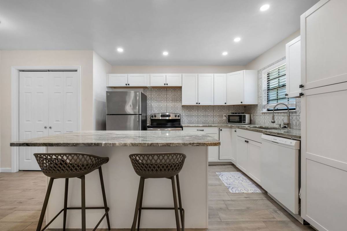 Townhouse for rent at 723 E Tennessee St #B, Tallahassee, FL 32308