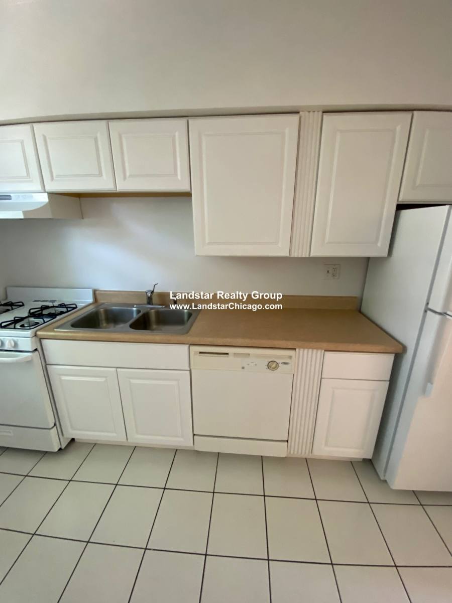 Apartment for rent at 918 Reba Place #3S, Evanston, IL 60202