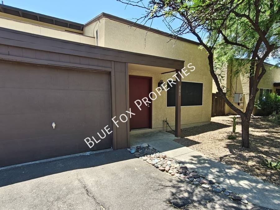 Townhouse for rent at 880 E Peppergrass Lane, Tucson, AZ 85719