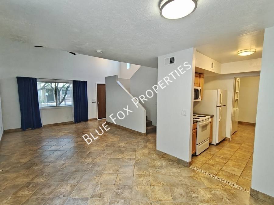 Townhouse for rent at 880 E Peppergrass Lane, Tucson, AZ 85719