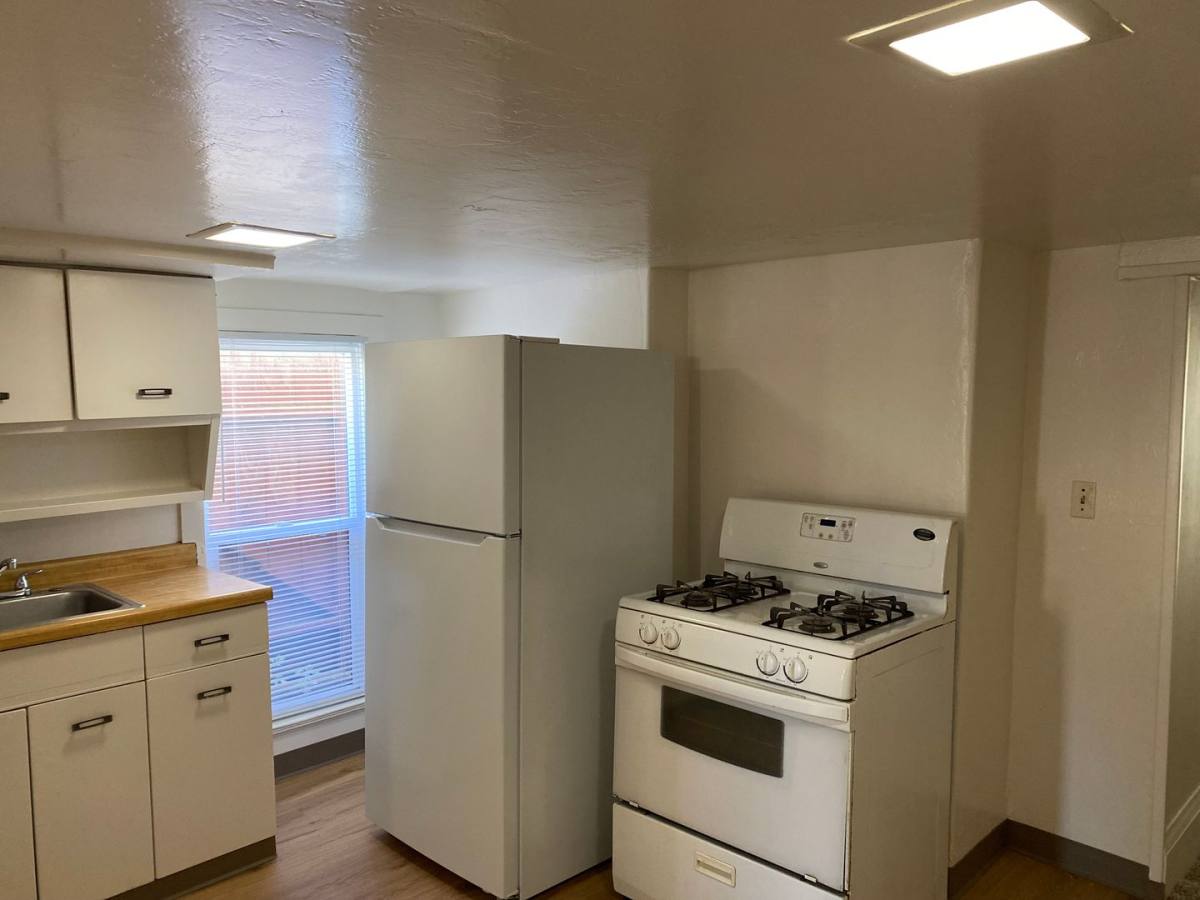 Apartment for rent at 2008 Pacific Ave, Alameda, CA 94501