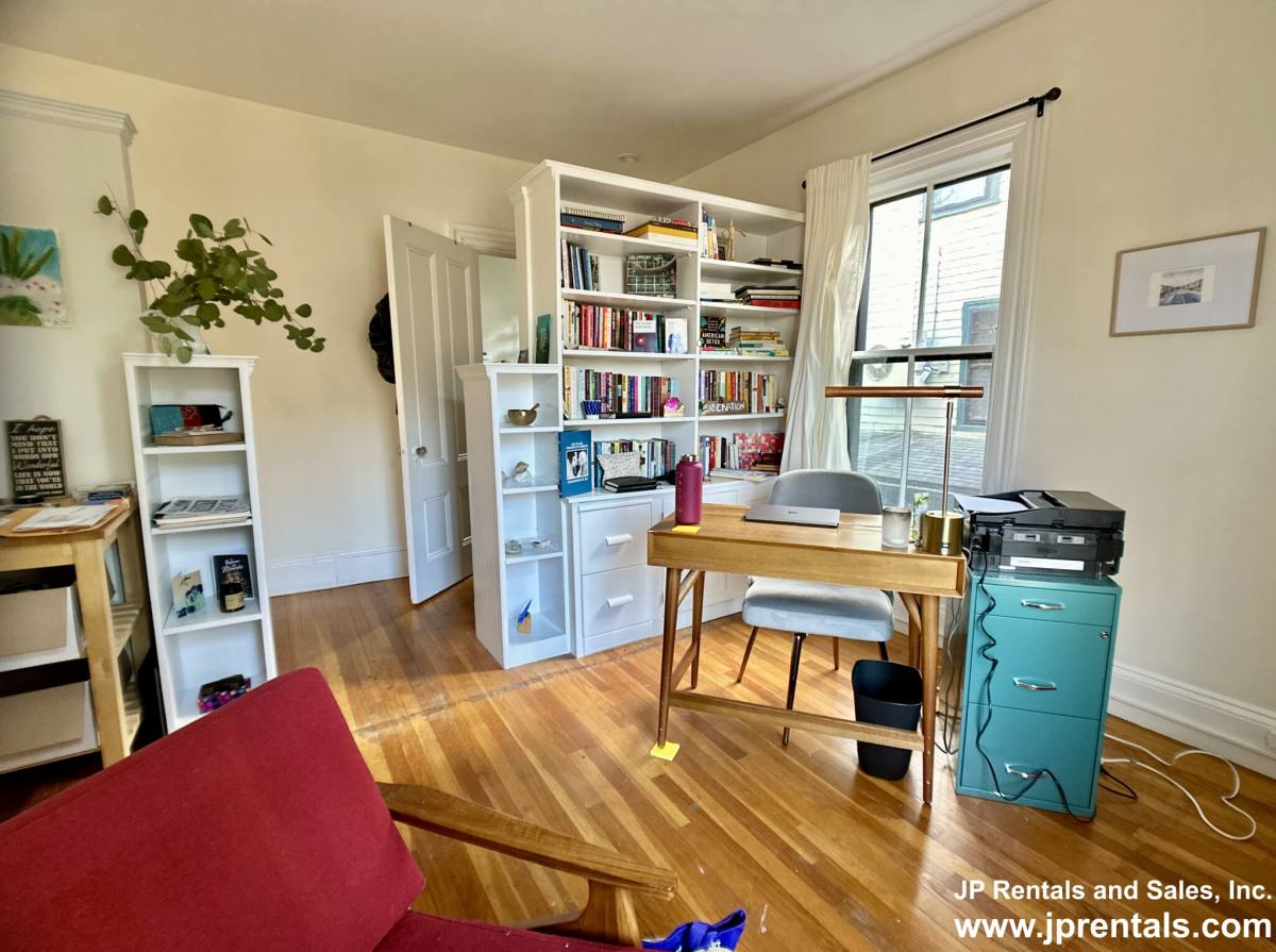 Apartment for rent at 36 Alveston St #2, Jamaica Plain, MA 02130
