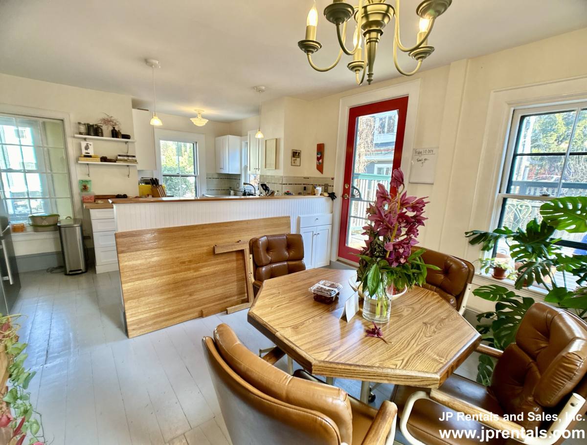 Apartment for rent at 36 Alveston St #2, Jamaica Plain, MA 02130