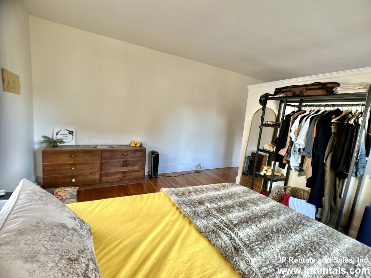 Apartment for rent at 36 Alveston St #2, Jamaica Plain, MA 02130